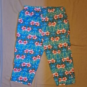 Floral Capris Size 3X A-22